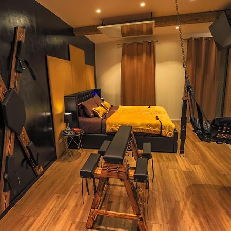 גראס La Loveroom Bdsm Grassoise "La Chambre Des Desirs" מראה חיצוני תמונה