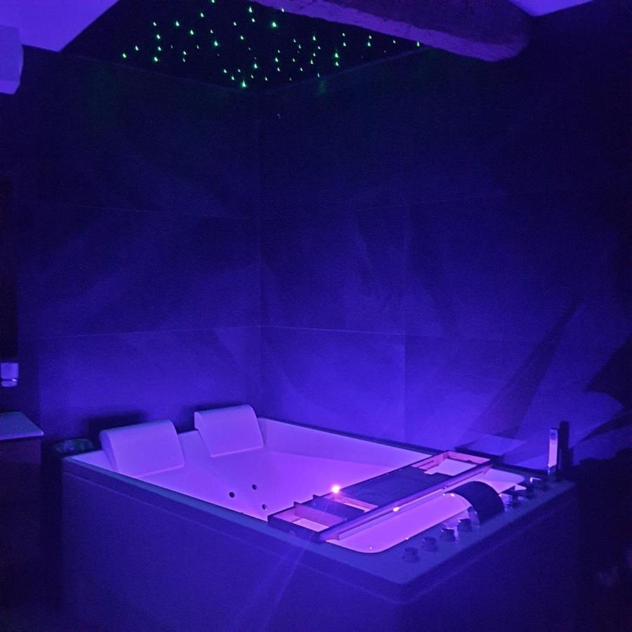 גראס La Loveroom Bdsm Grassoise "La Chambre Des Desirs" מראה חיצוני תמונה